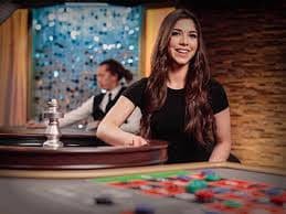 VIP Roulette betting interface showing high-limit options and wheel on hoki168 login